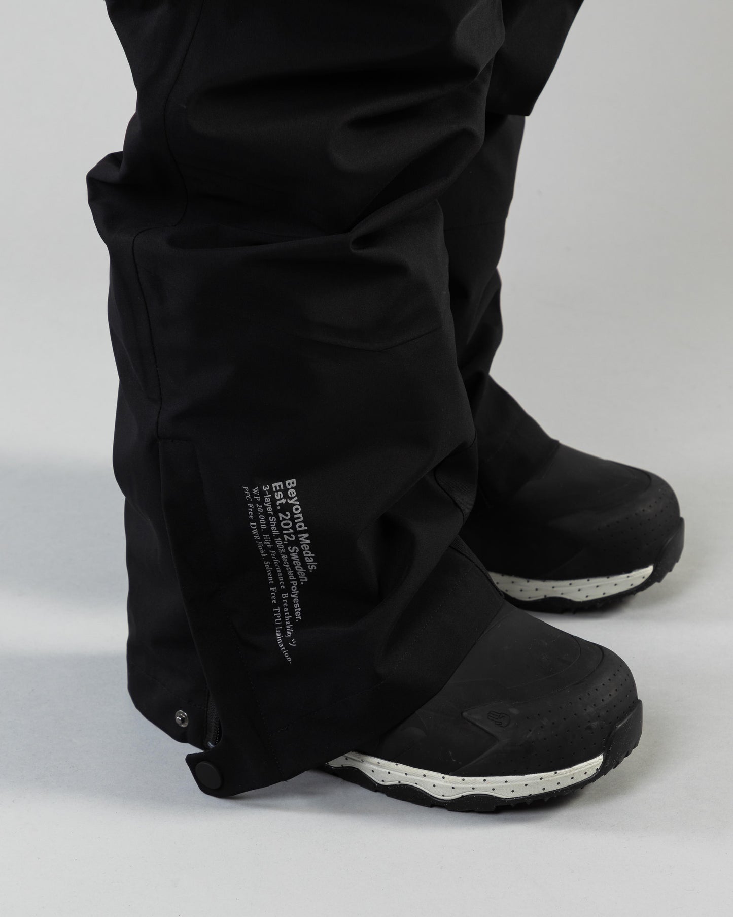 Beyond Medals - Tech BIB 3L Musta