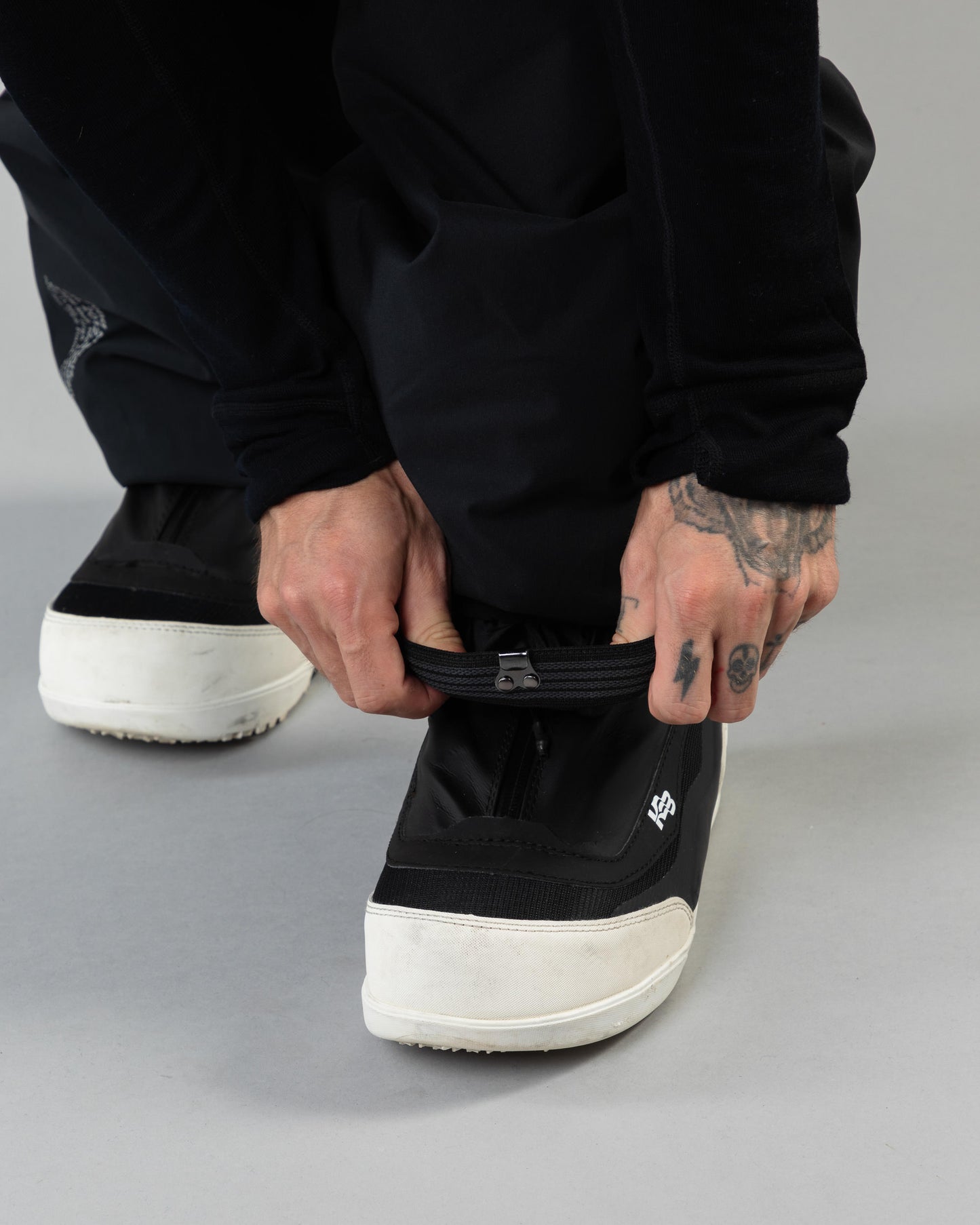 Beyond Medals - Cargo Housut 2L Musta