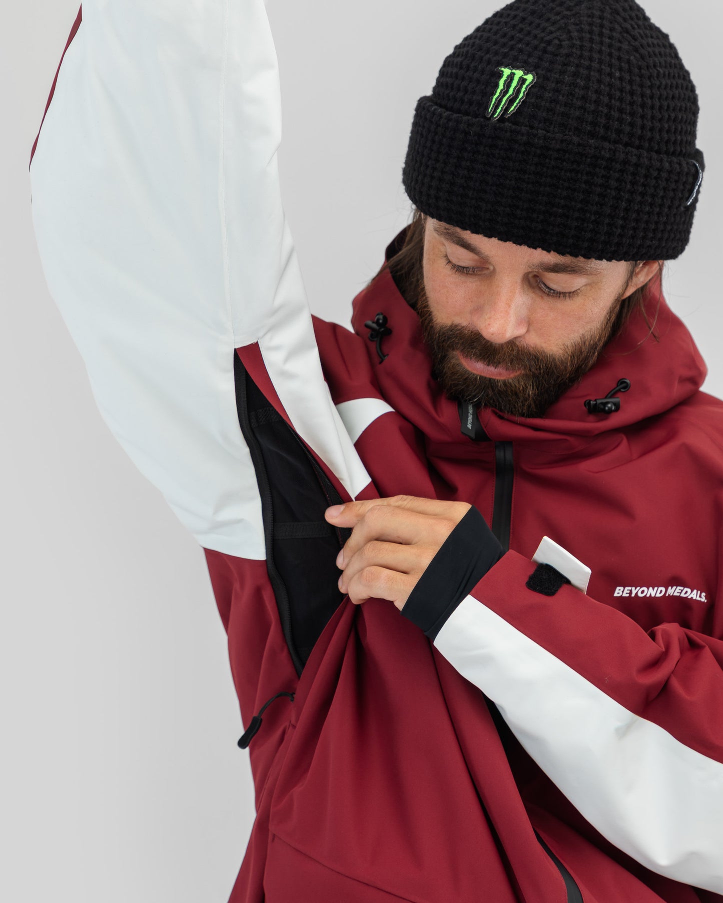 Beyond Medals - Nostalgia-takki 2L Punainen