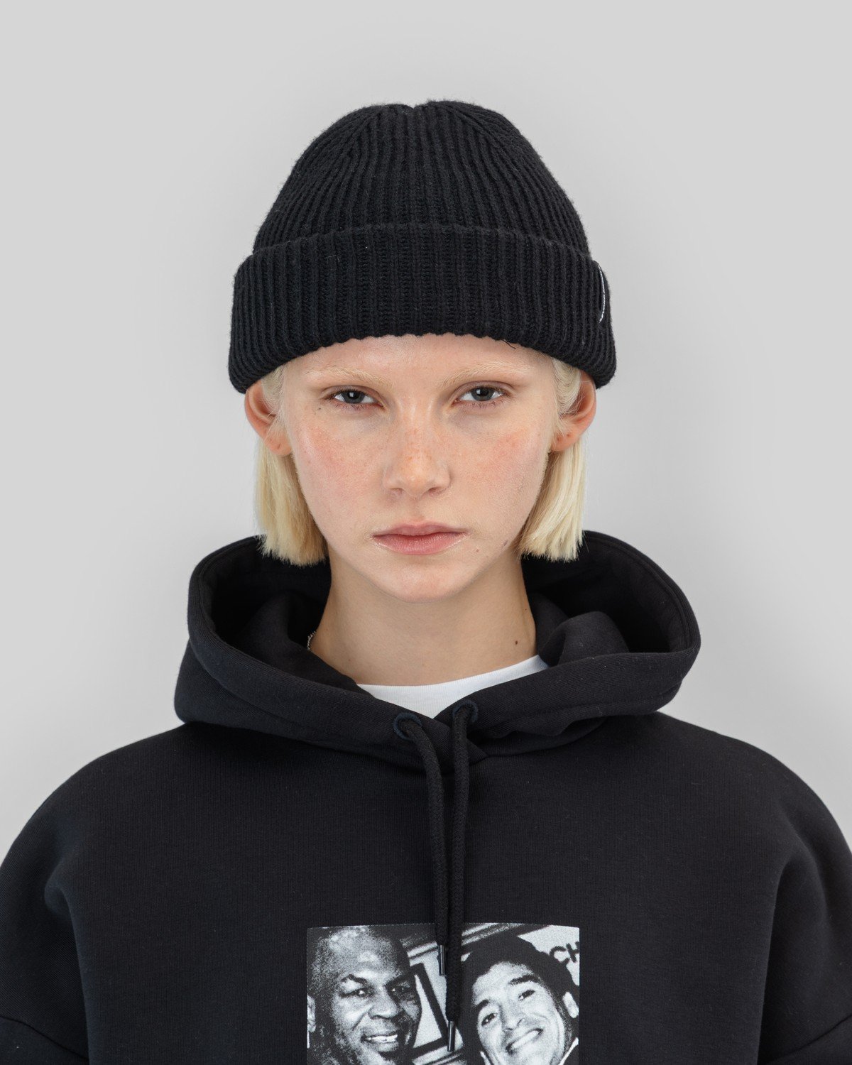 Beyond Medals - SHORT BEANIE Musta