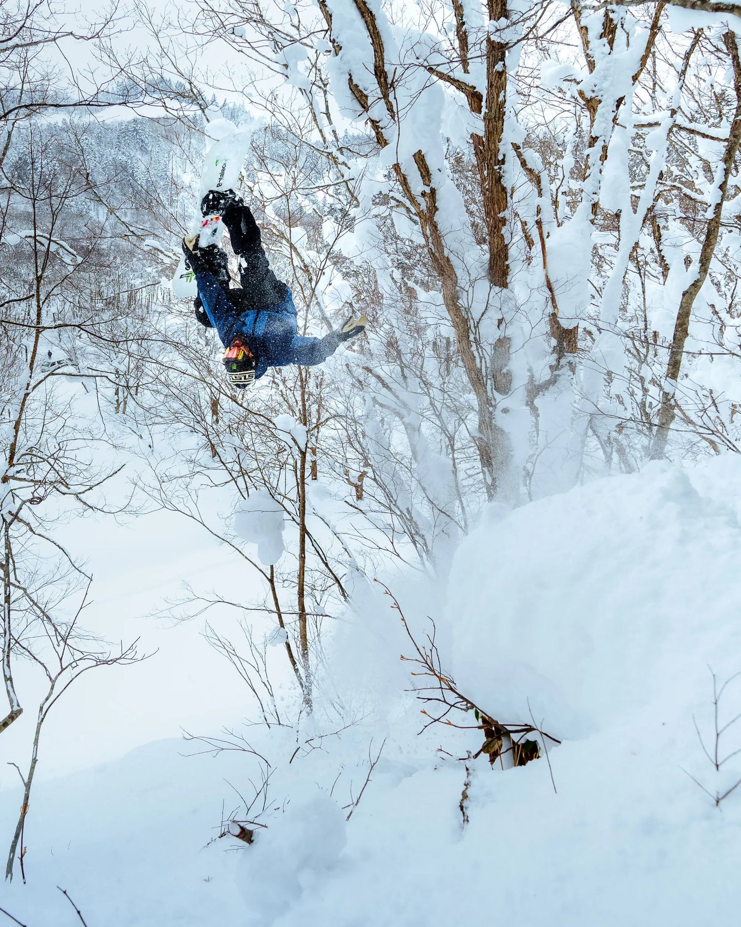 Beyond Medals - Tekninen ruokalappu 3L Musta