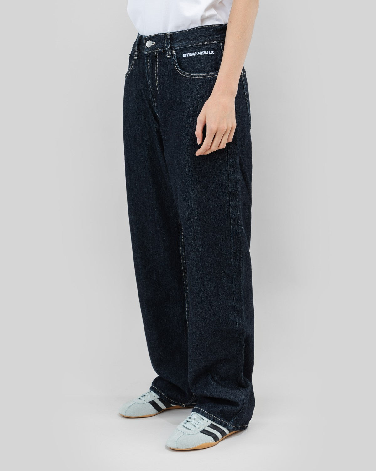 Beyond Medals - Väljät farkut tummansiniset