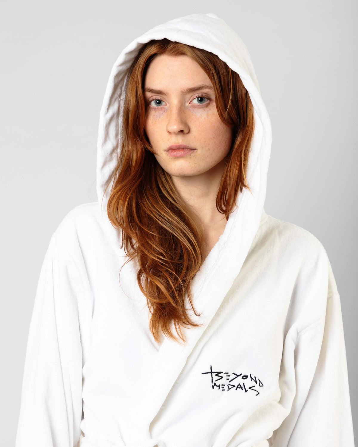 Mitalien tuolla puolen - Enkelinkaapu