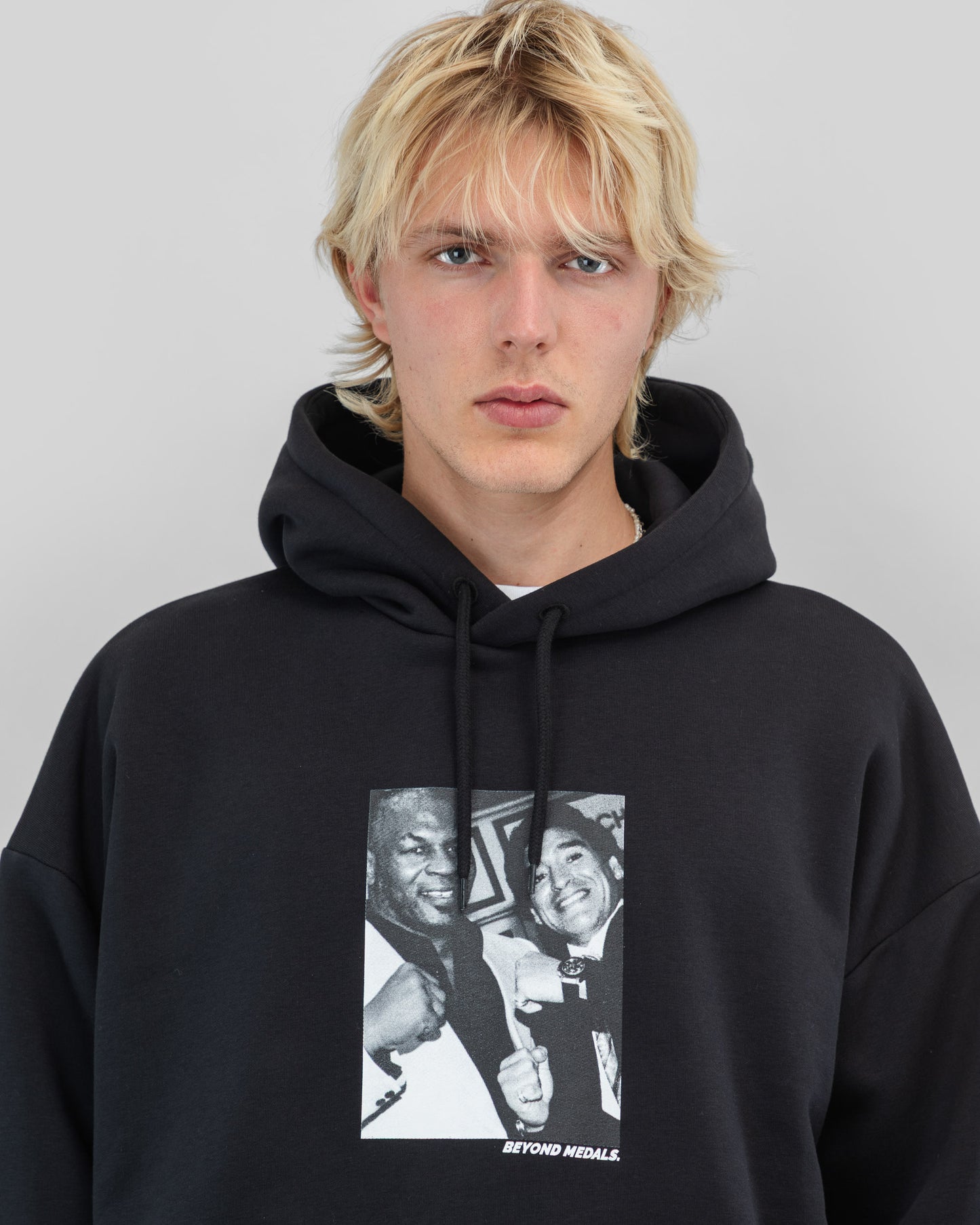 Mitalien tuolla puolen - All Stars -huppari