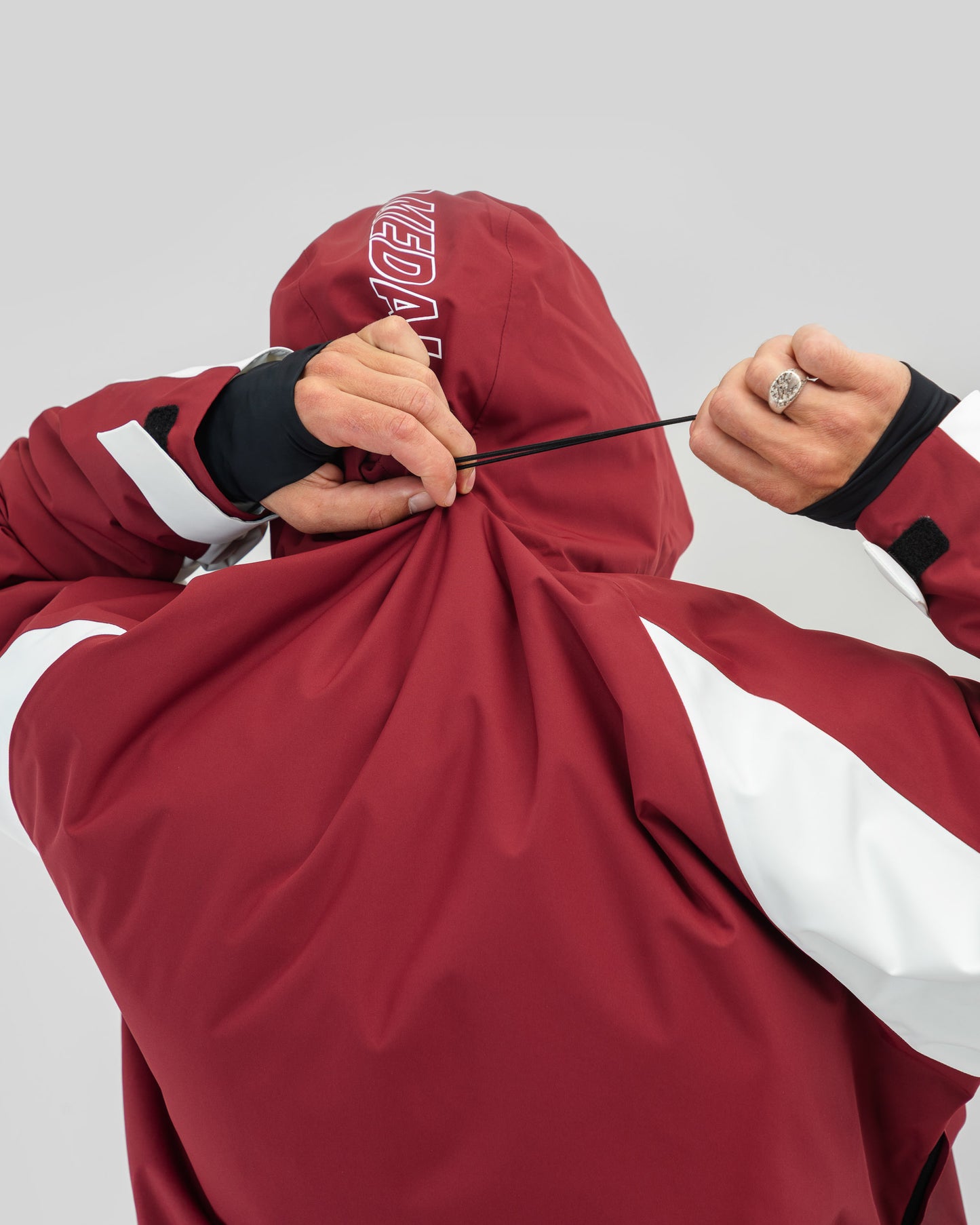 Beyond Medals - Nostalgia-takki 2L Punainen