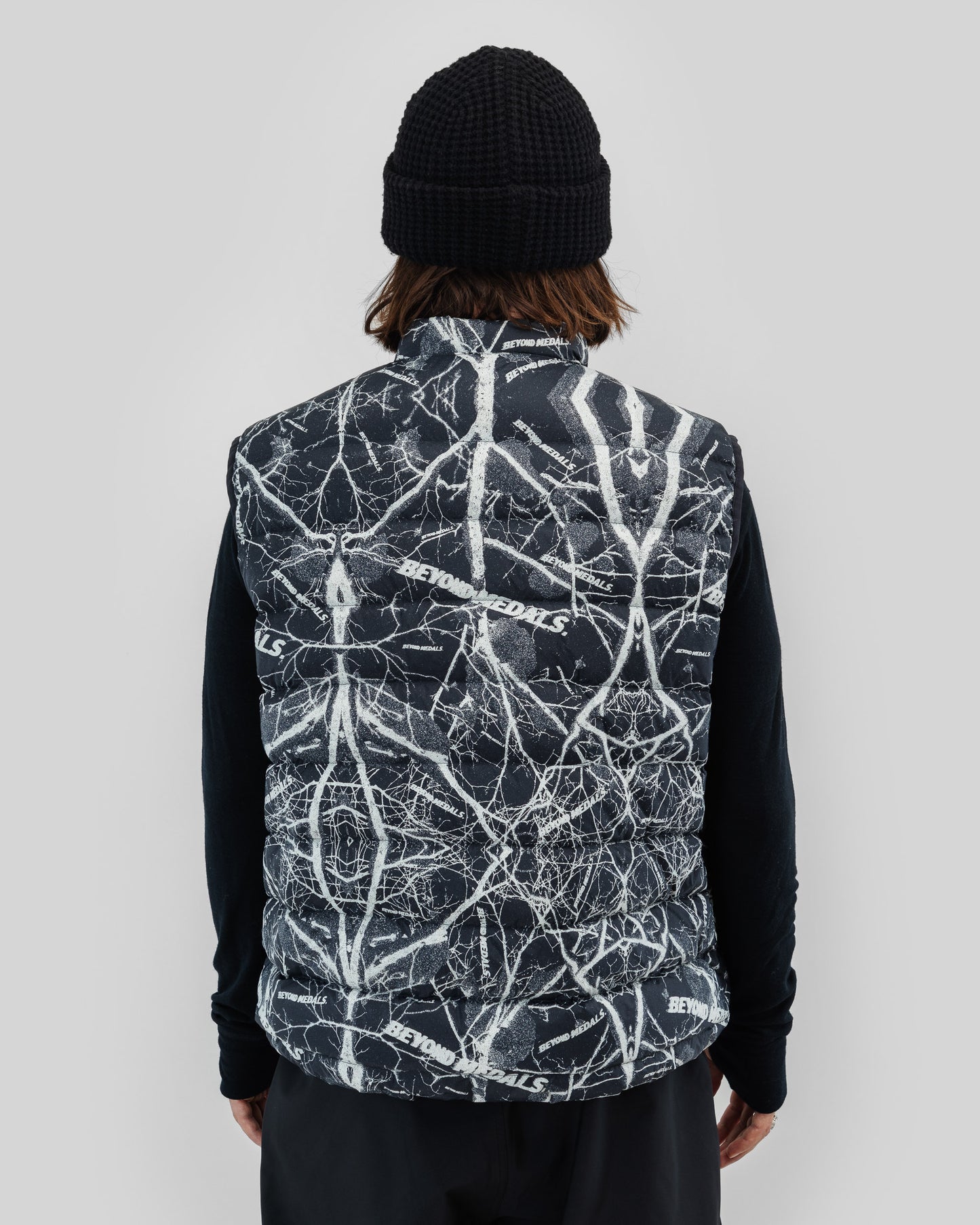 Beyond Medals - Pakattava untuvatakki harmaa