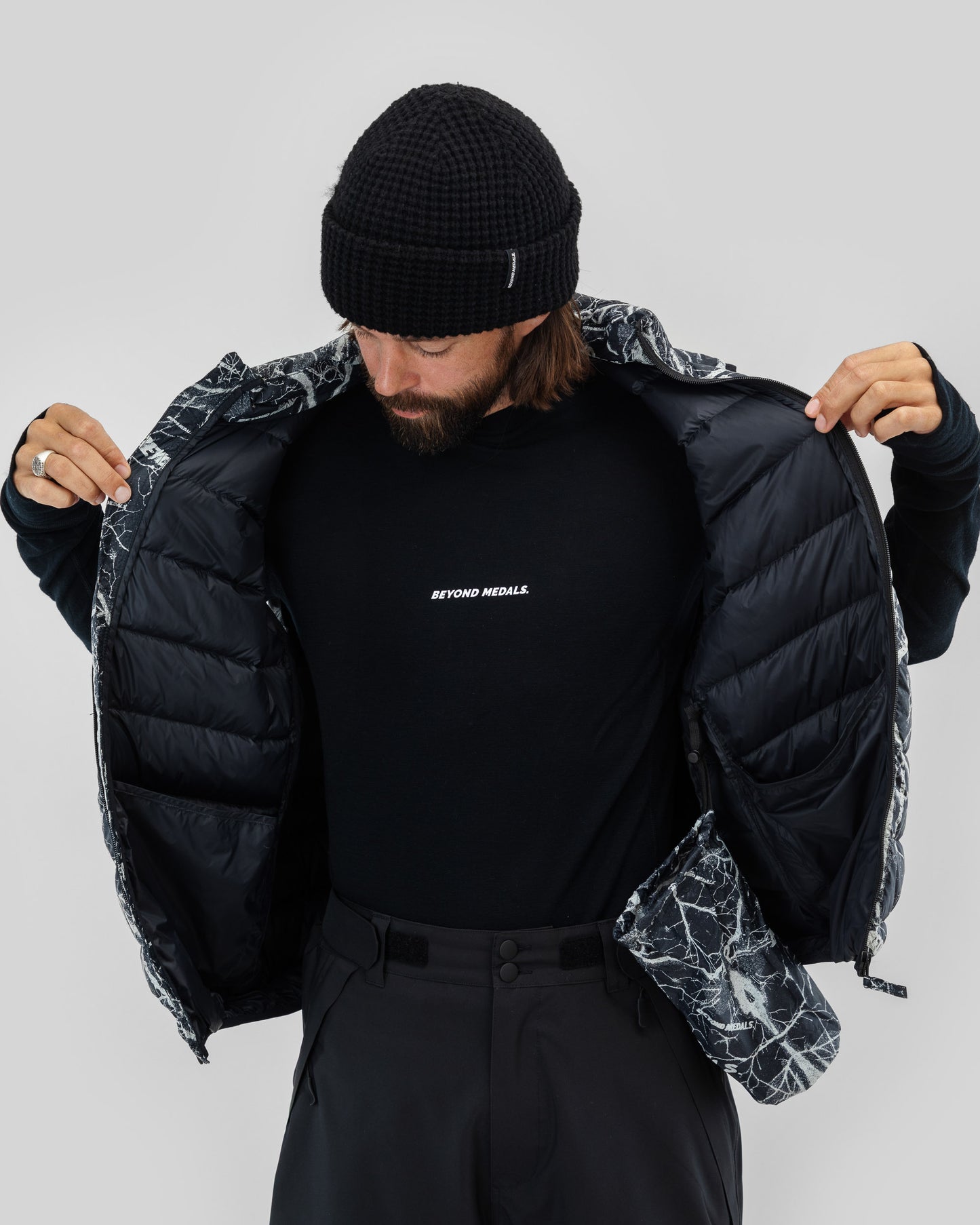 Beyond Medals - Pakattava untuvatakki harmaa