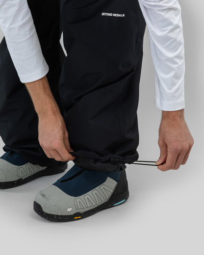 Beyond Medals - Parkkihousut Musta