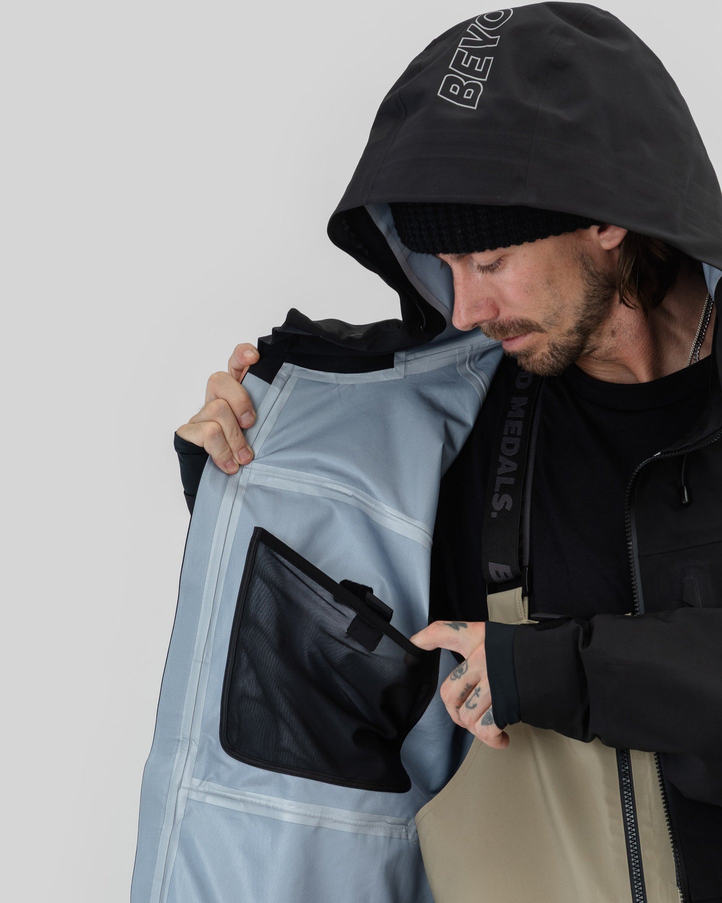 Beyond Medals - Pro Tech -takki musta