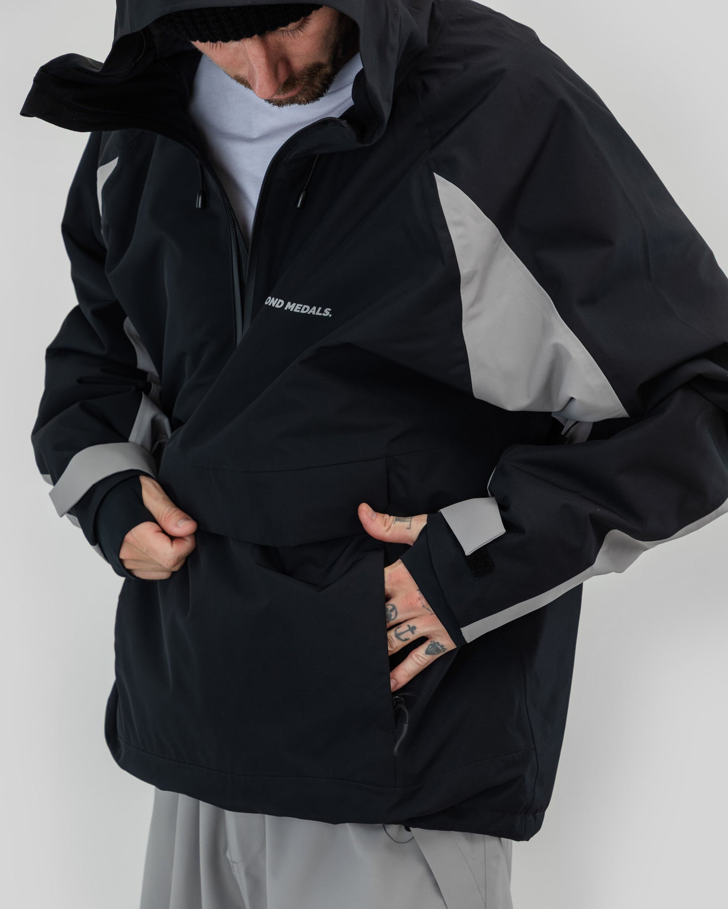 Beyond Medals - Retroanorakki 2L Musta