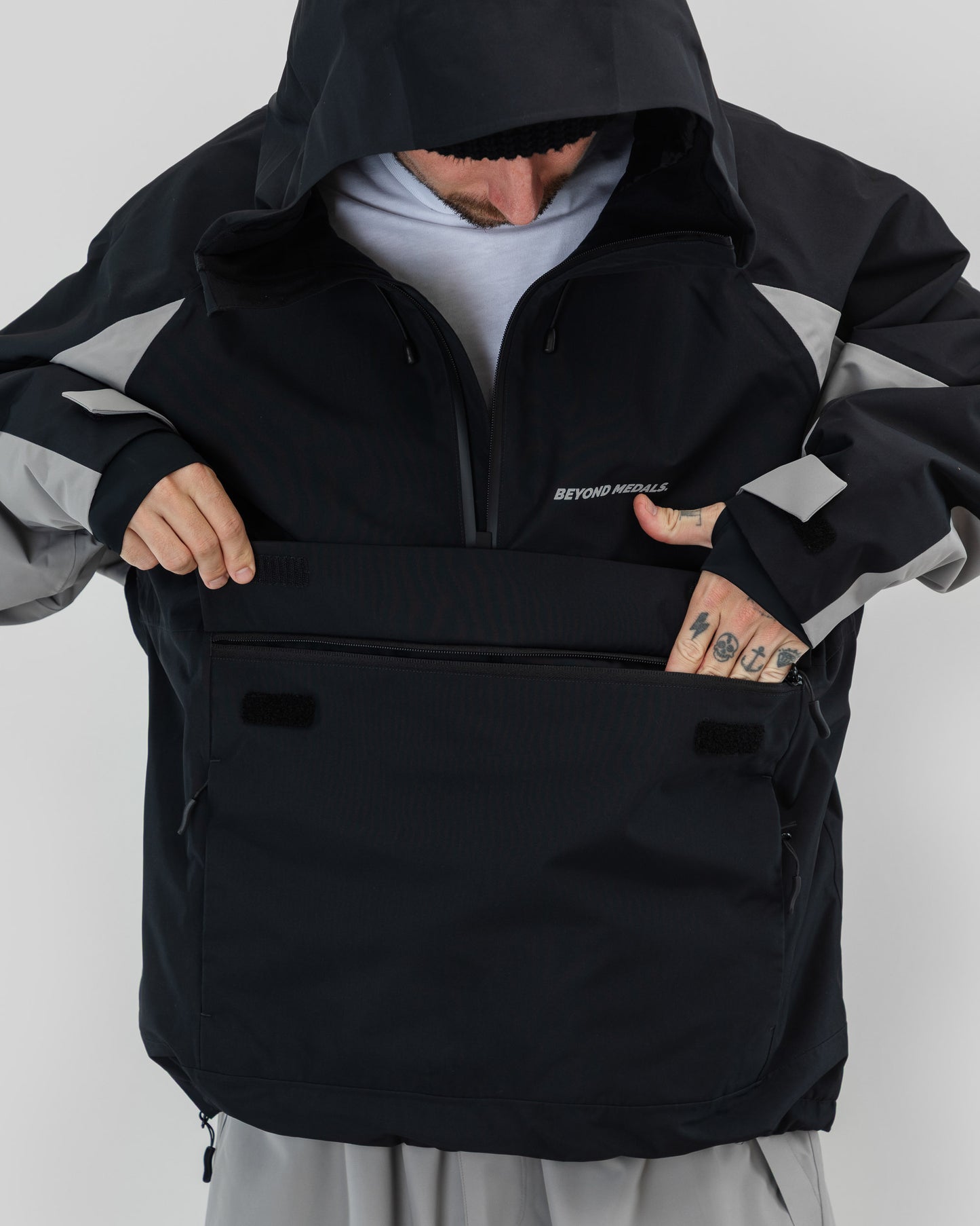 Beyond Medals - Retroanorakki 2L Musta