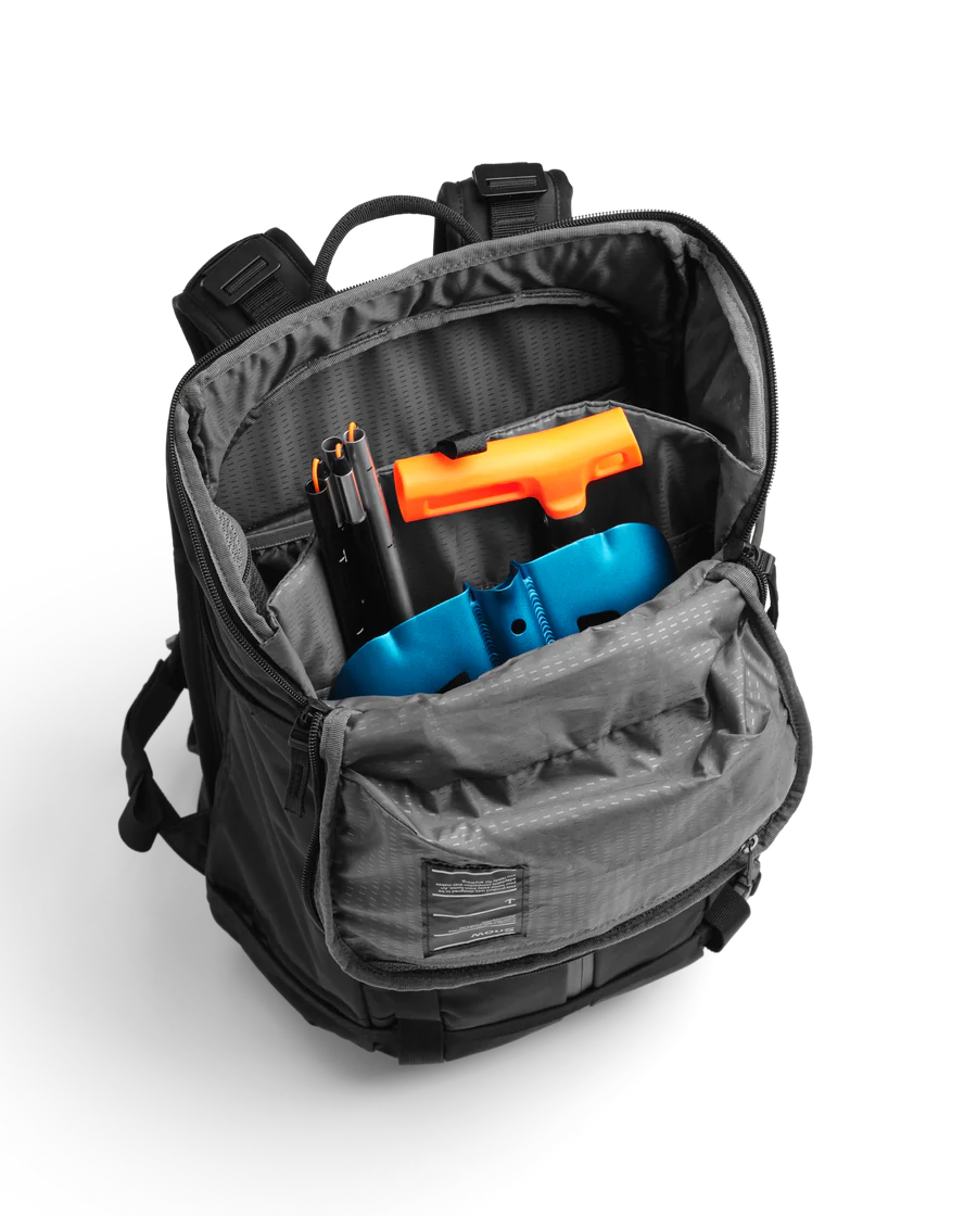 Db Journey - Eräilyreppu 25L Musta