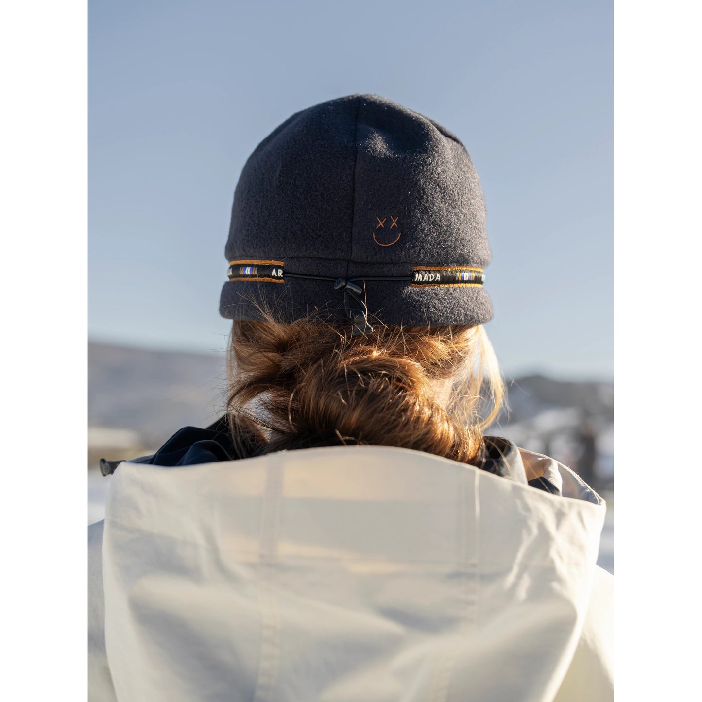 Armada - Nyörilukollinen Fleece-pipo MUSTA